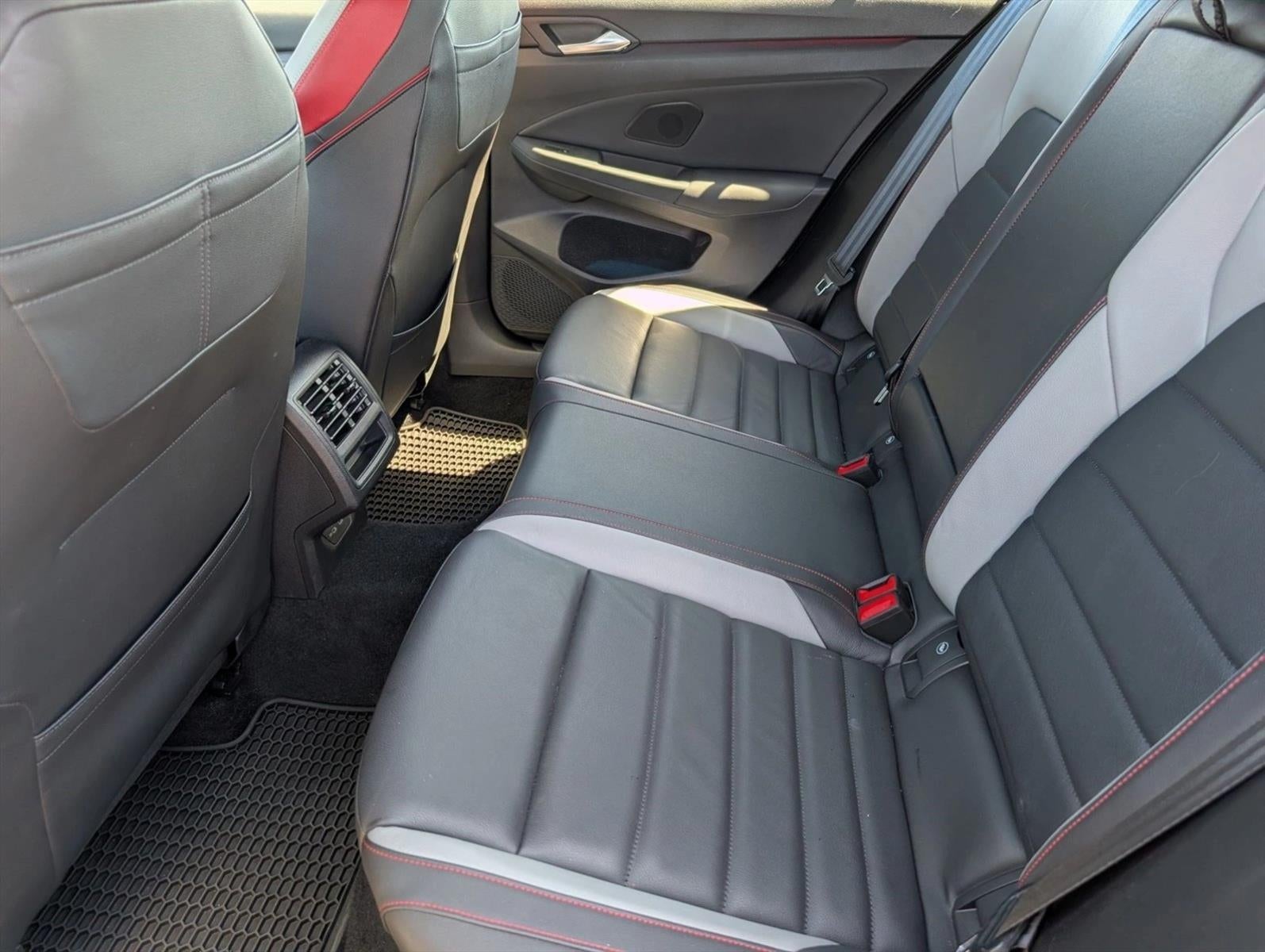 2022 Volkswagen Golf GTI 2.0T SE DSG
