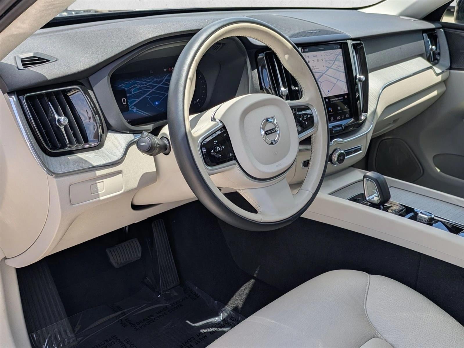 2025 Volvo XC60 B5 AWD Plus