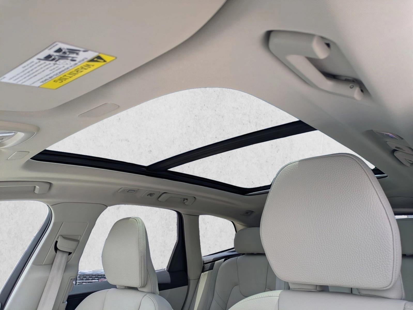 2025 Volvo XC60 B5 AWD Plus
