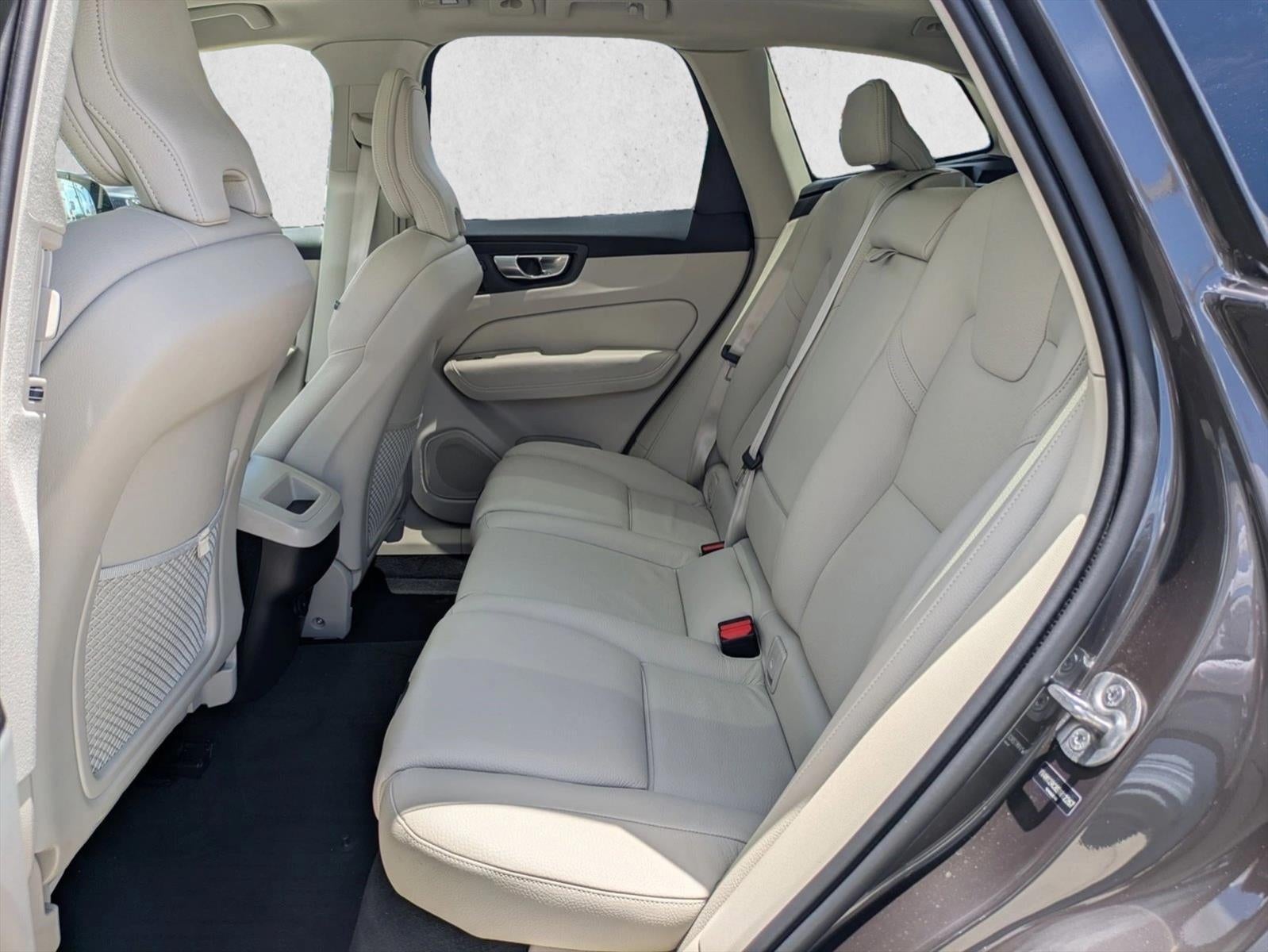 2025 Volvo XC60 B5 AWD Plus