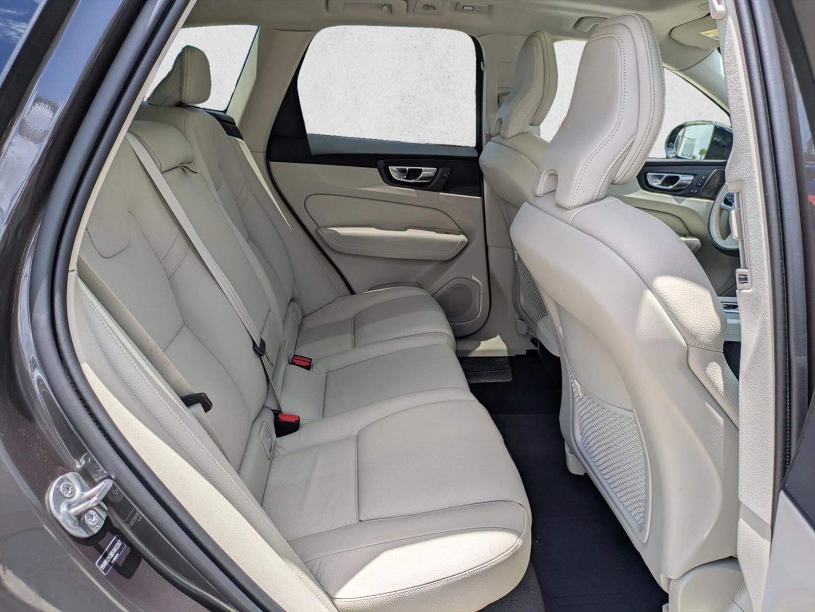 2025 Volvo XC60 B5 AWD Plus