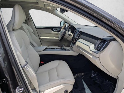 2025 Volvo XC60 B5 AWD Plus