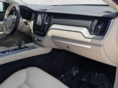 2025 Volvo XC60 B5 AWD Plus